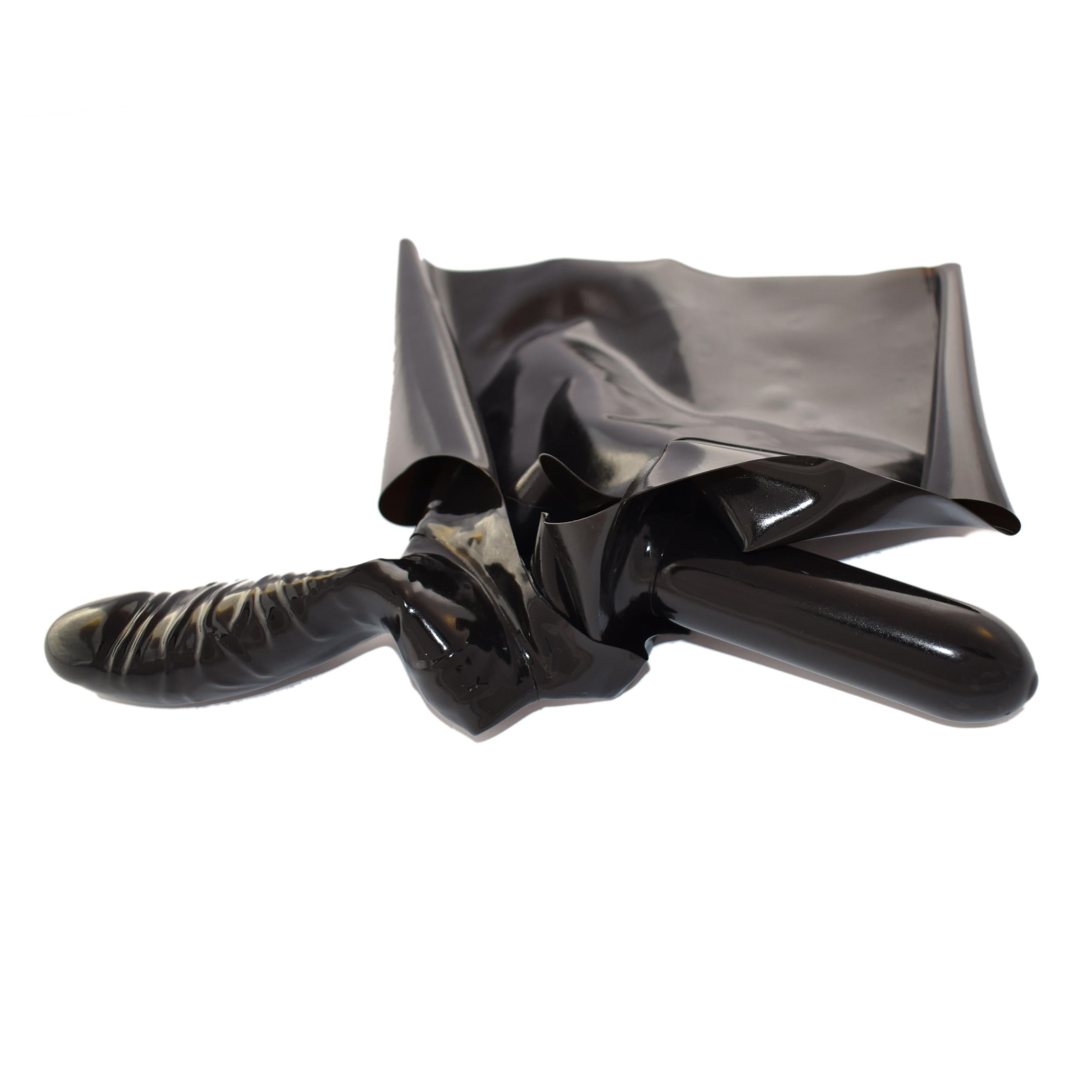 Rubberfashion Latex Slip mit Penishlle - kurze sexy Rubber Pants und Anal Kondom - Latexhose fr Herren Rubberfashion Latex Slip mit Penishlle - kurze sexy Rubber Pants und Anal Kondom - Latexhose fr Herren