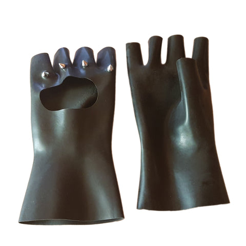 Short latex biker gloves with small spikes