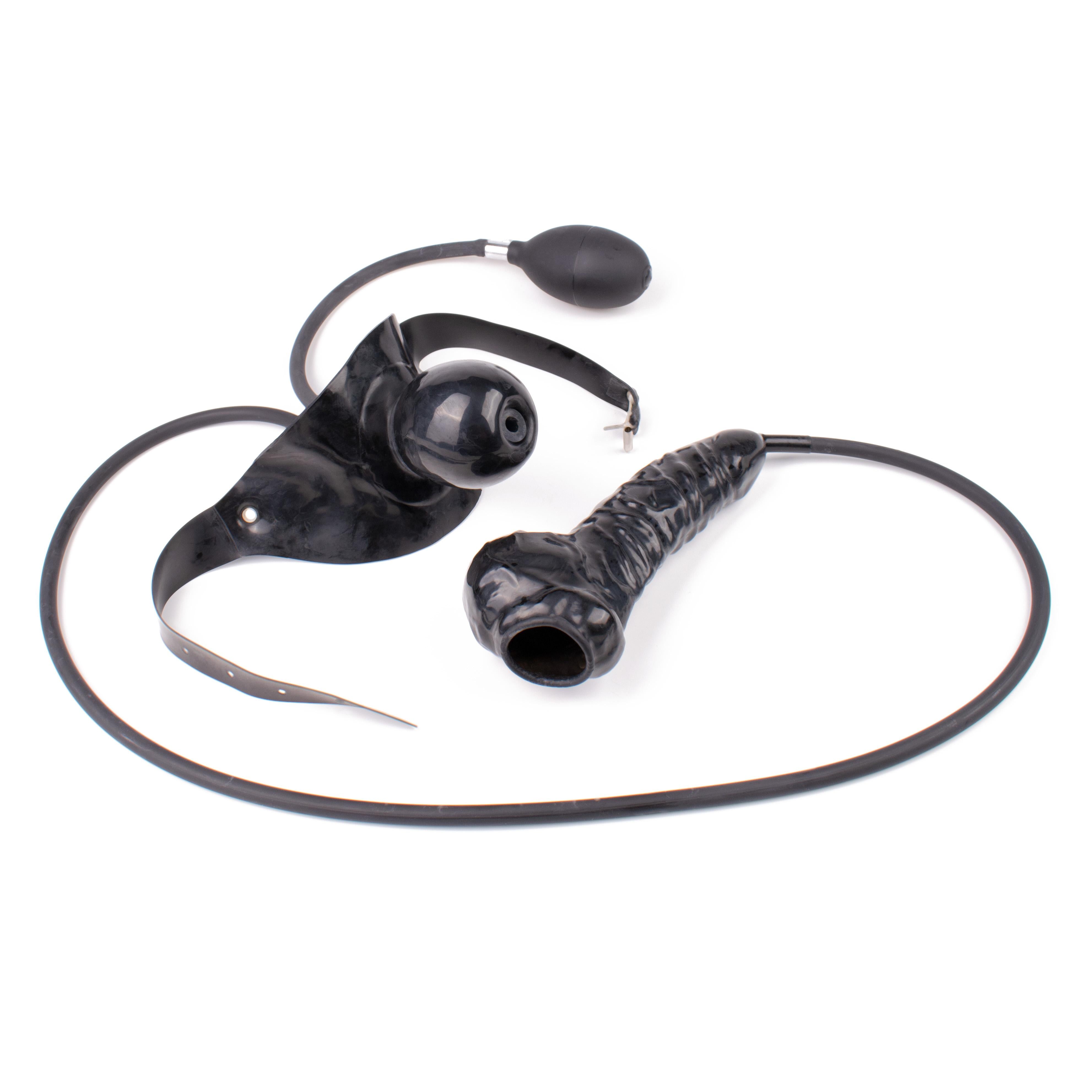 Rubberfashion Latex Knebel Mund mit Schlauch und Penishülle - Latexknebel aufblasbar Mundknebel Gag für Herren
