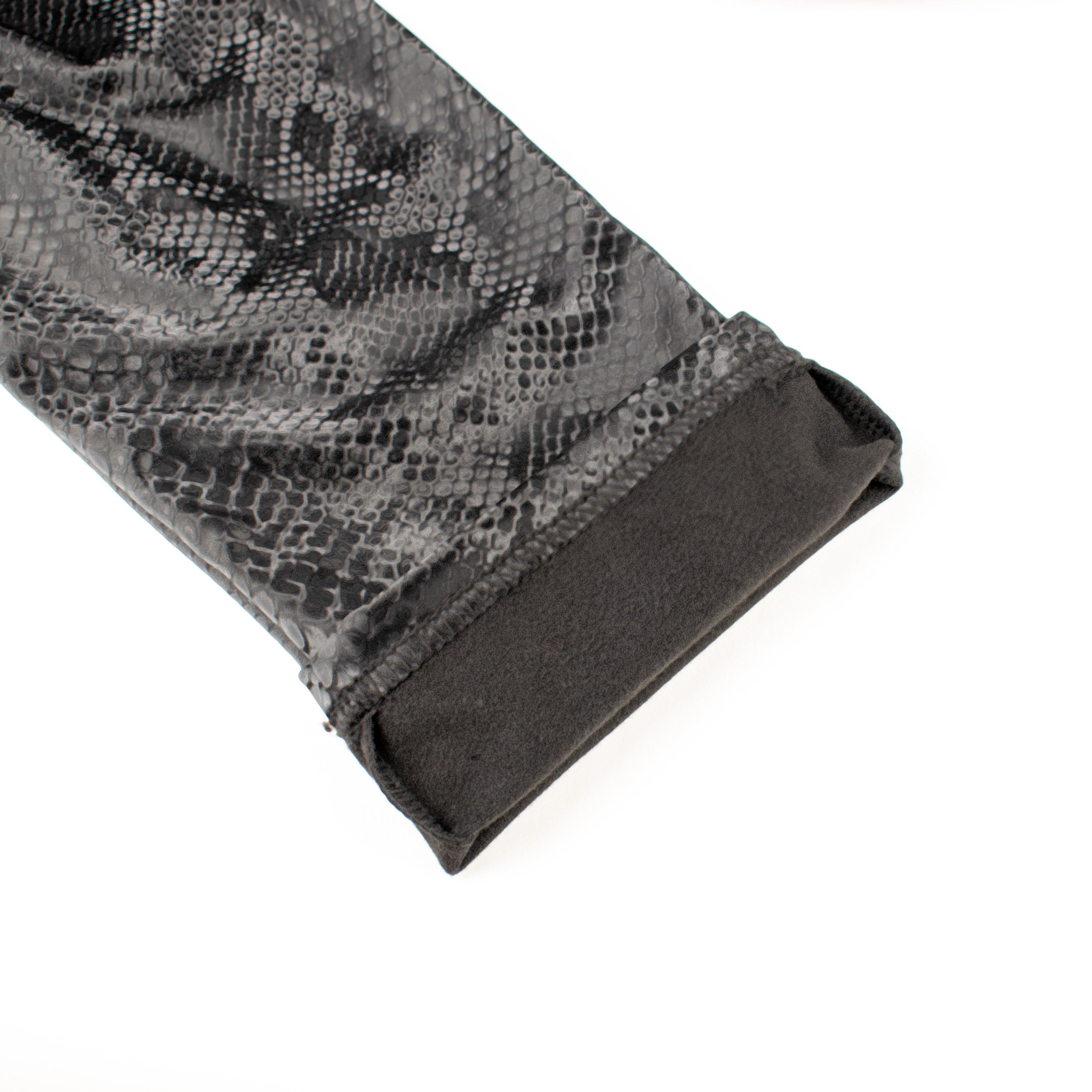 Rubberfashion Wetlook Catsuit ouvert - Schlangen Muster Anzug Jumpsuit Overall langarm mit 3 Wege Reißverschluss für Herren